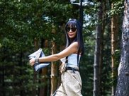 路人街拍，碎花连衣裙这样搭让人一眼难忘!而且时尚又不失清爽!