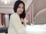 美女穿搭连衣裙散发着十足的美感，堪比第一腿精李宣美！