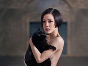 赵丽颖现身南京与粉丝共度七夕,紧身裙破怀孕谣言,粉丝疯狂抓拍