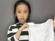 时尚修身的打底裤，潮范的新穿法，展露女生腿部曲线美