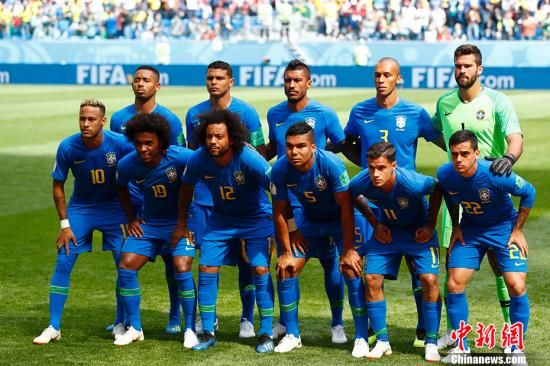 通讯:巴西全民放假半天观看世界杯球赛 足球热