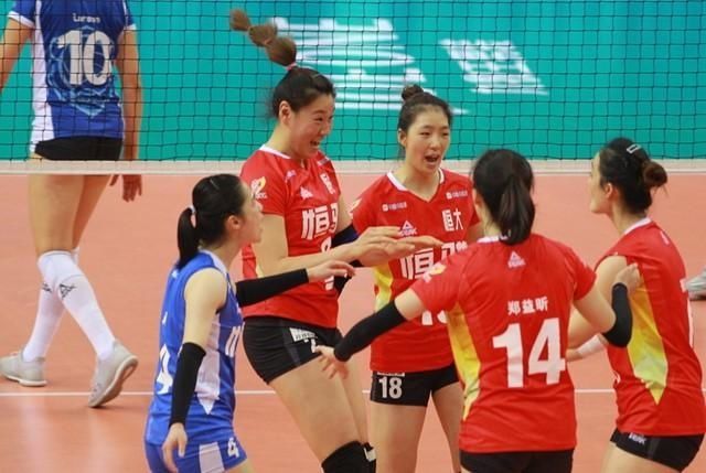 上海女排击败恒大