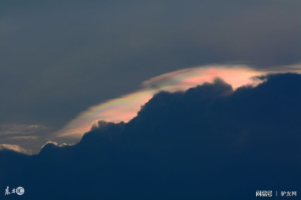 五台山菩萨开光典礼时,天空惊现七彩祥云,科学