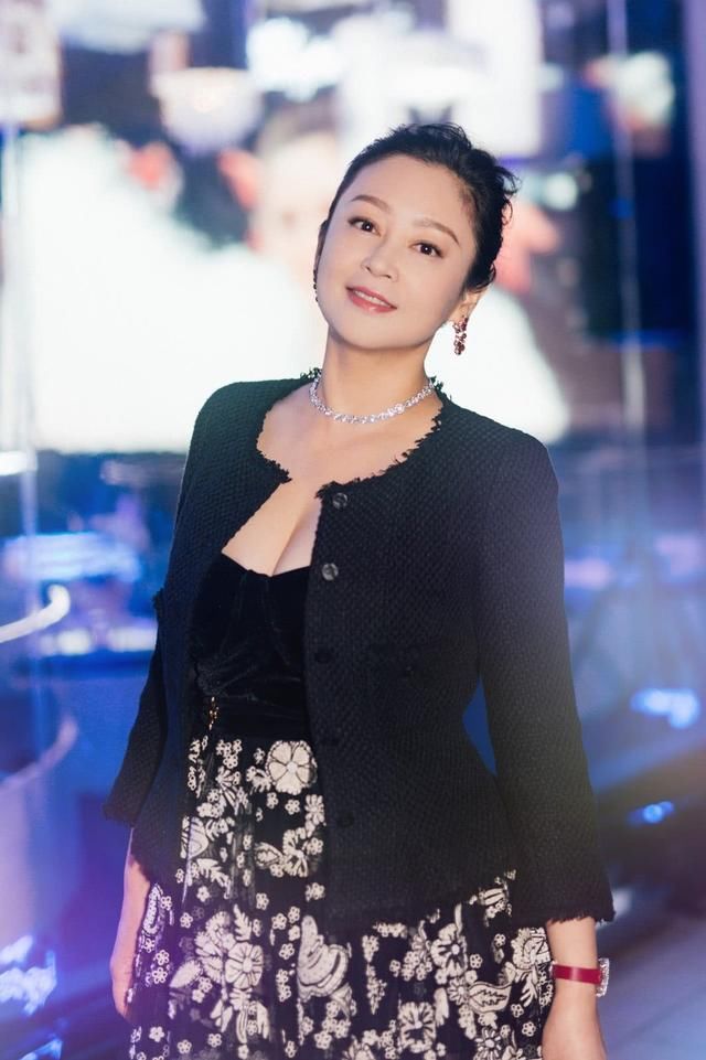 撕不掉的花瓶标签,靠美貌征服陈凯歌,陈红除了脸一无是处
