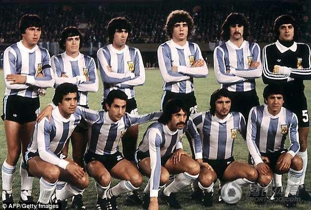 组图:世界杯十大经典战袍:90德国雄鹰展翅 74克