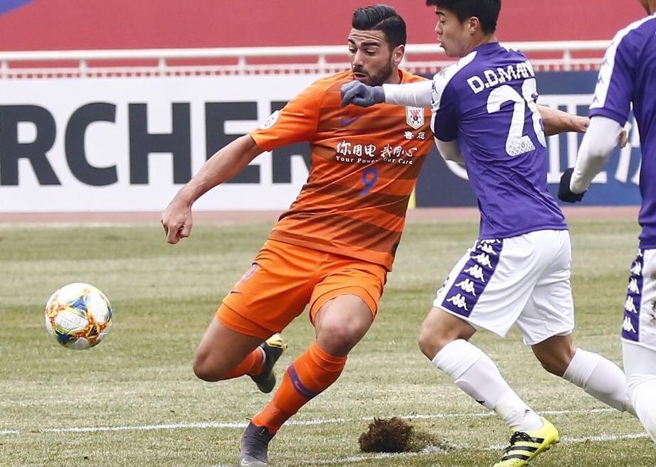 央视:鲁能在下半场接管比赛 佩莱展现空霸优势