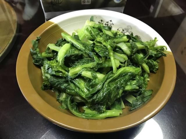 3.8节疯玩，深山里大聚会，一大桌奇异美食，吃嗨了