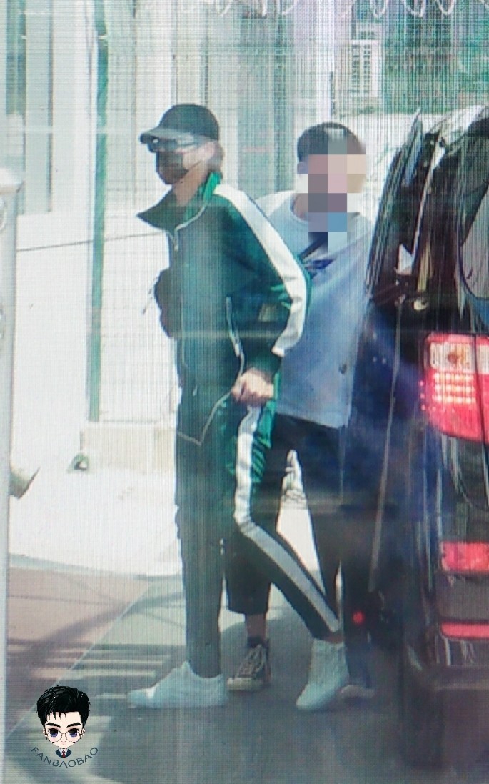 神奇小凡在哪里之吴亦凡北京飞多伦多 今日是