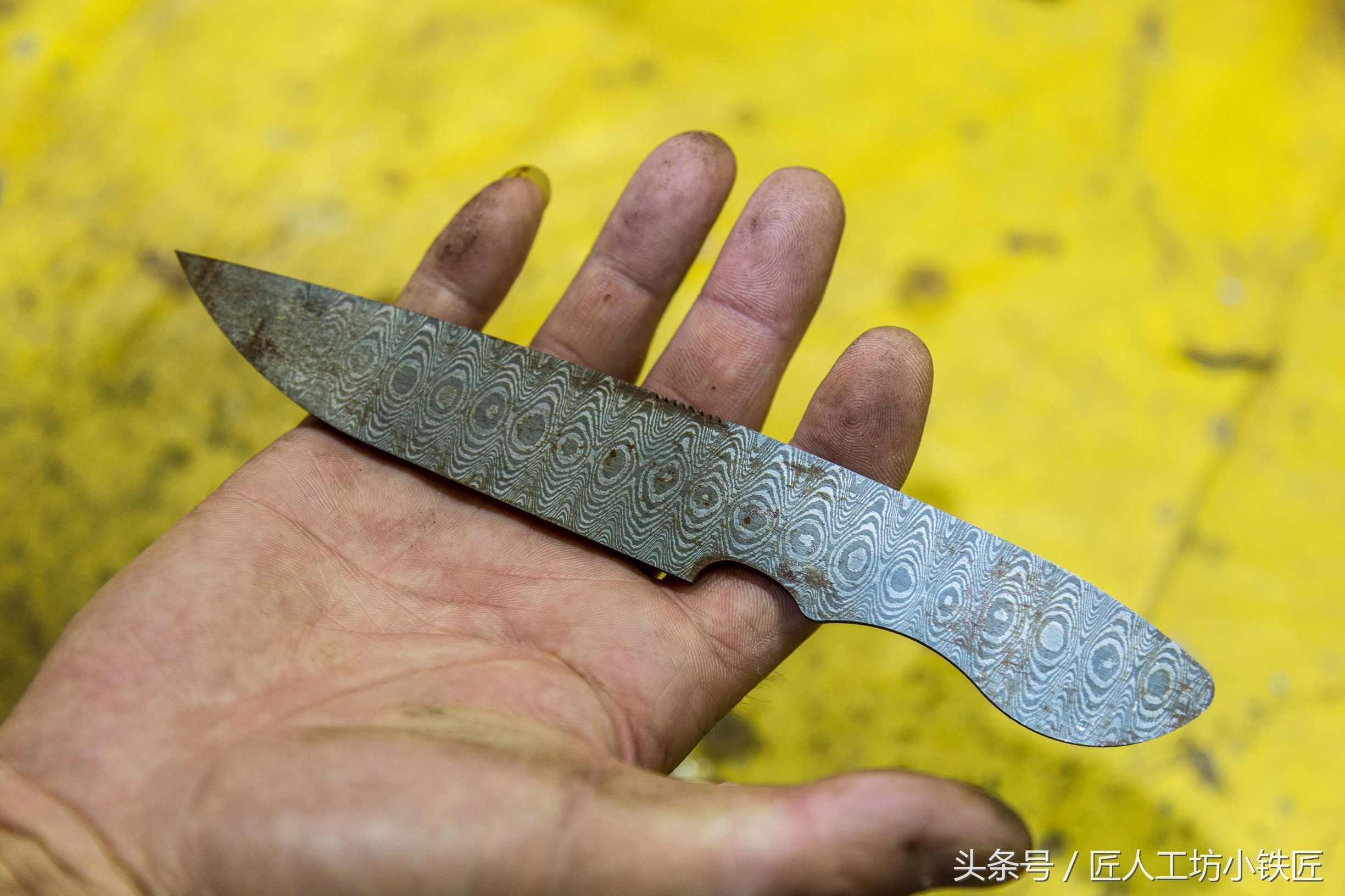 刀条实拍:装柄之前的大马士革刀是什么样的?