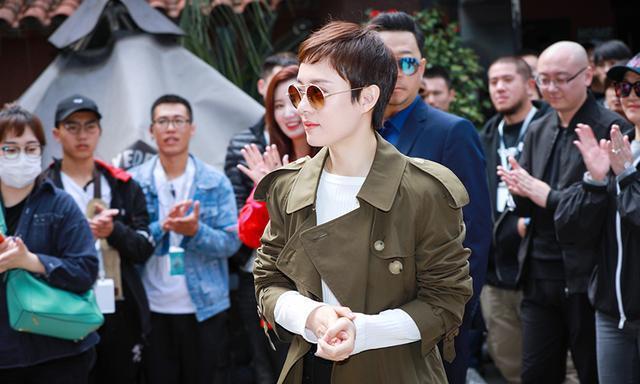 孙俪新剧开机 喜提房产中介一职