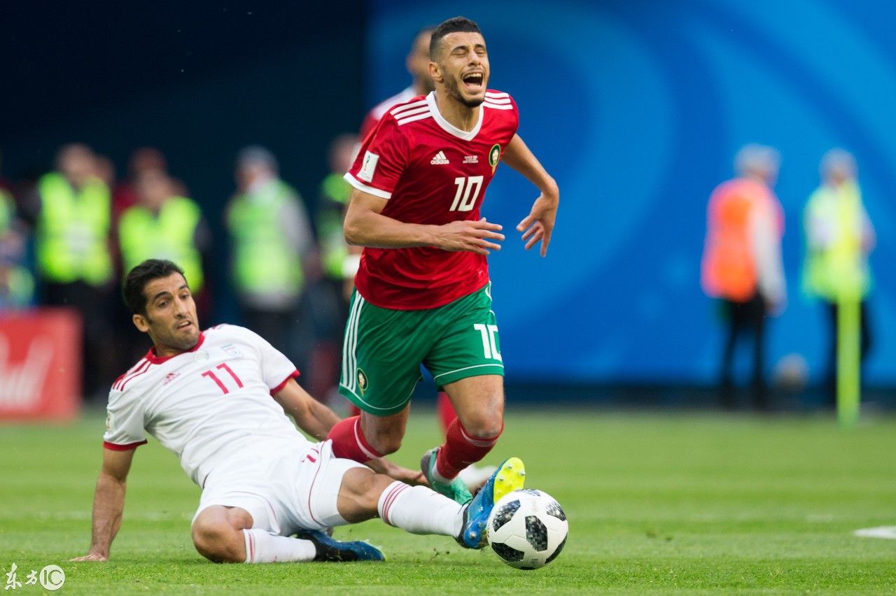 摩洛哥和伊朗,在圣彼得堡体育场的比赛精彩时