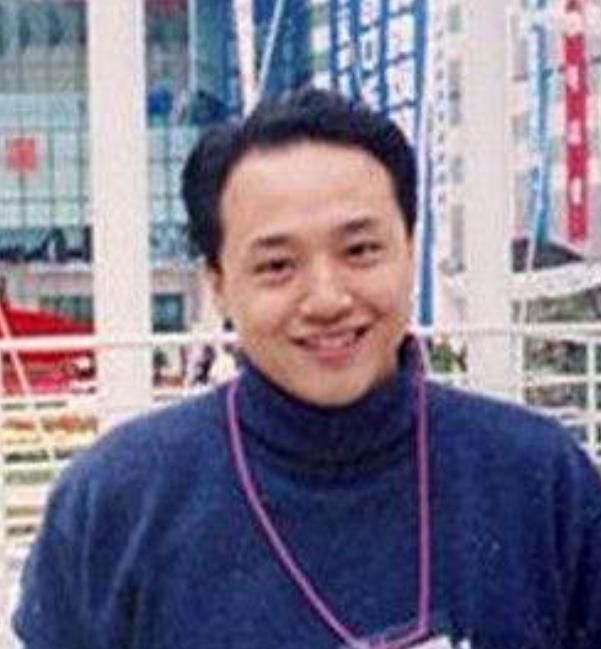 刘德华为他做配角，有望成为成龙之后的功夫巨星，却因爱上李若彤前途尽毁