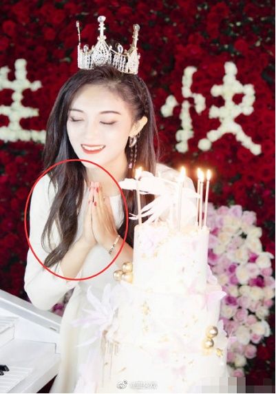 玖月奇迹官宣离婚，月前还恩爱合体现身，但离婚痕迹早已凸显