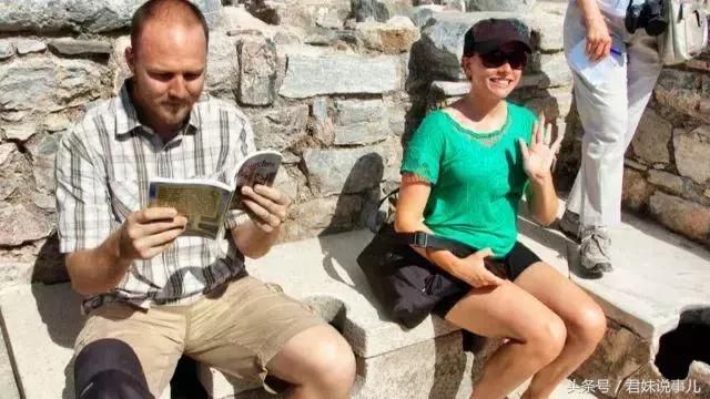 史上最早的坐式公厕，贵族富人专用，冬天要让穷人把厕所捂热