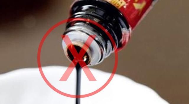 老婆被蒸汽烫伤脸了,该怎么处理?会不会留疤?