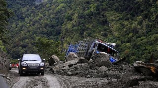 世界最险公路！中国的天路，连通高原孤岛 网友：基建狂魔厉害了