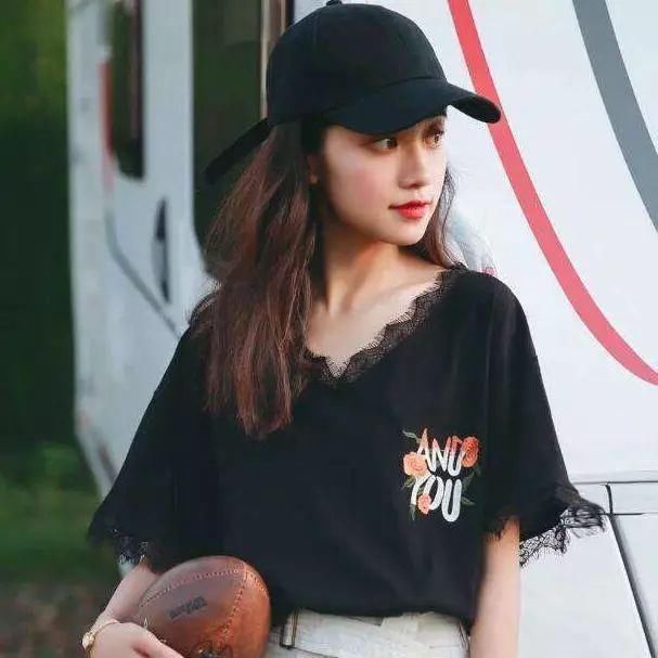 穿衣搭配:微胖,肩宽,手臂粗女生穿衣搭配学显瘦