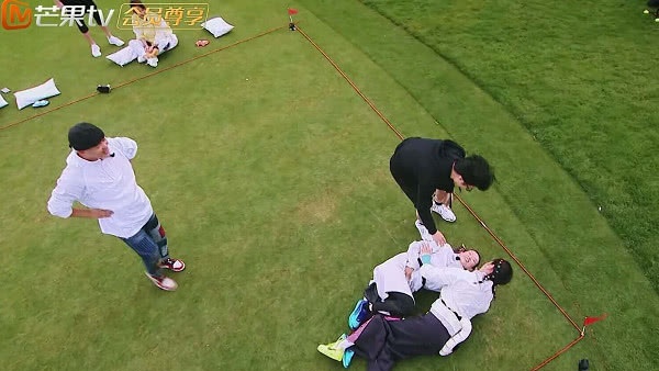 妻子:章子怡包文婧玩游戏摔倒,汪峰下意识脱口