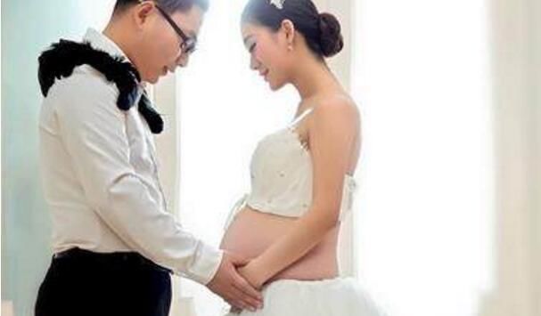 我怀孕后老公说怕碰到我要分床睡，我半夜去次厕所，决定和他离婚