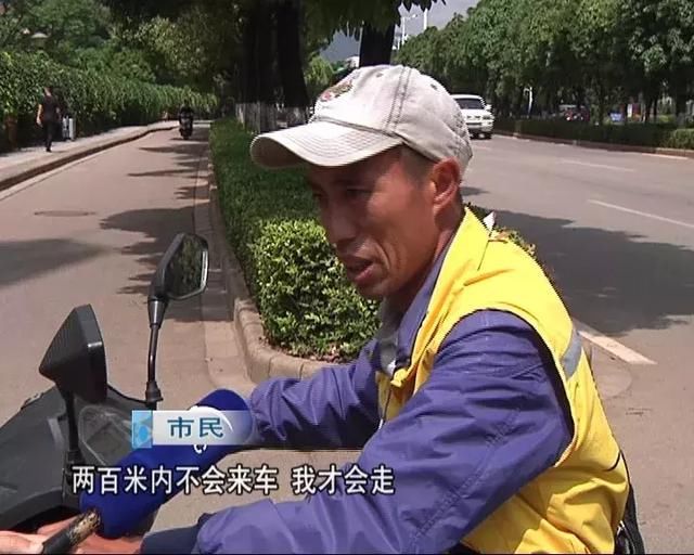 渣土车撞倒单车 大四女生不幸身亡