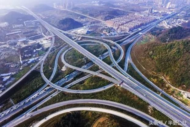 中国首条“不限速”高速路将在2022年通车，老司机，你准备好了吗