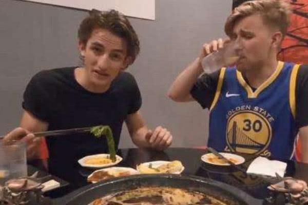 印度上厕所吃饭全用手,滚烫火锅怎么吃?看完涨