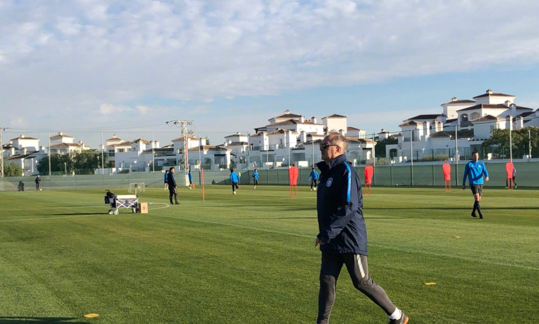 天津泰达足球俱乐部最新训练动态,主帅施蒂利