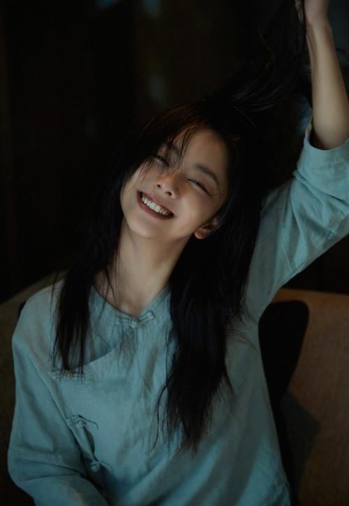 金鹰女神再生悬念，宋茜票数直追谭松韵有望反超，谭松韵或成为下一个杨紫
