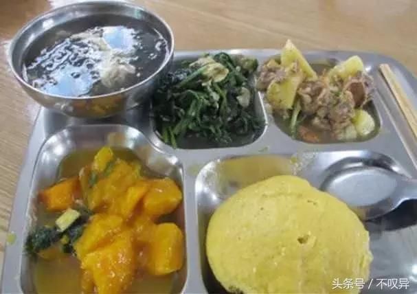 实拍:日本廉价敬老院伙食,再看中国敬老院伙食