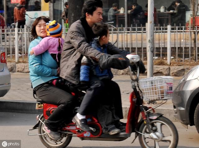 明天电动车新国标正式实施!想骑上路,5个新标