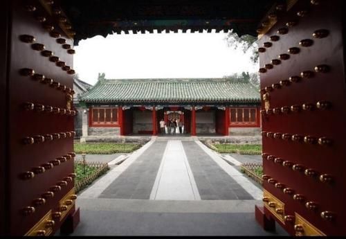 将军被赐免死铁券却战战兢兢,想了一法子受人嘲笑,却保一世平安