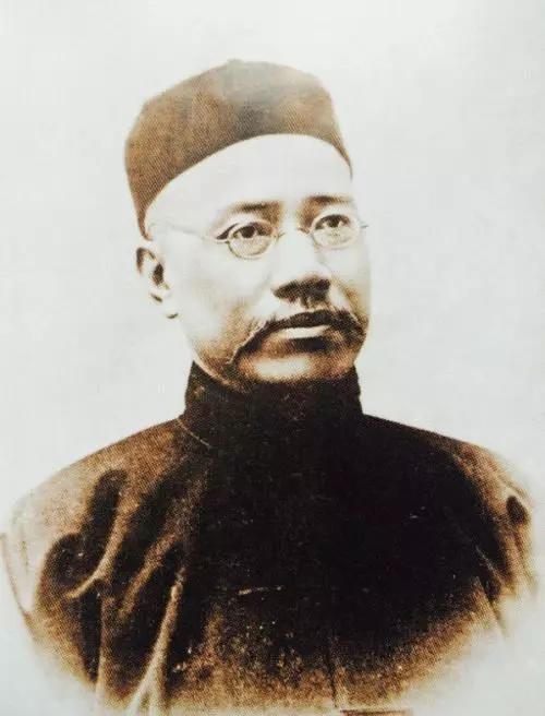 严复和伊藤博文,真是留作品的地理?初中抄报学时同学v作品手图片