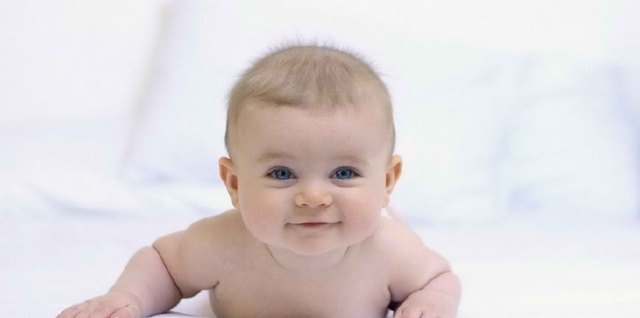 宝宝晒太阳预防佝偻病,但不知道这些可能会致