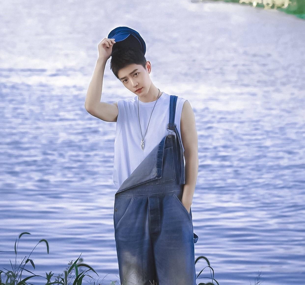实至名归！肖战获亚洲最性感的男星，以1185342票数登顶榜单top1