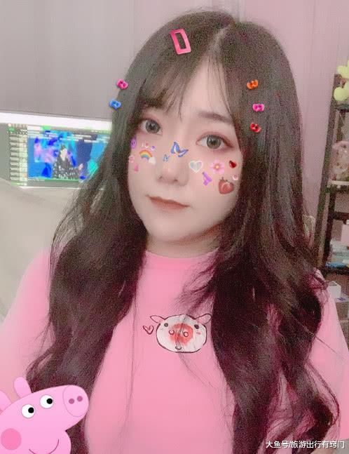 小漫画自曝漫画证明颜值,宿舍腿十分抢镜,网照片团团v漫画a漫画图片