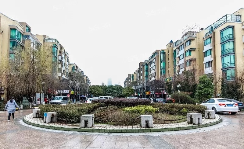 业主炒了物业!这家小区起诉物业公司,法院这