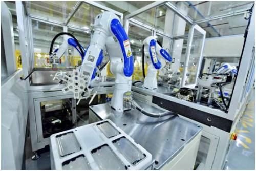 全球首款小型六轴工业机器人TR8背后 这些公