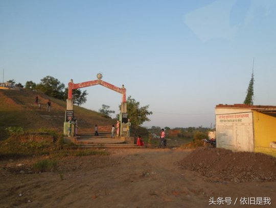 看完印度农村的道路，再看中国农村的道路，网友:差异很大