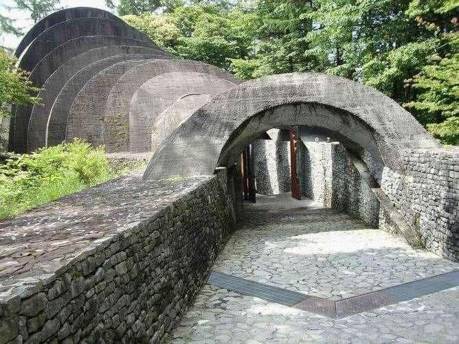 天然石材的魅力!世界10座因石材而生辉的教堂