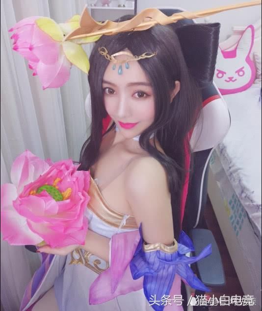 为德玛西亚杯这位女解说打call,人美幽默气质佳