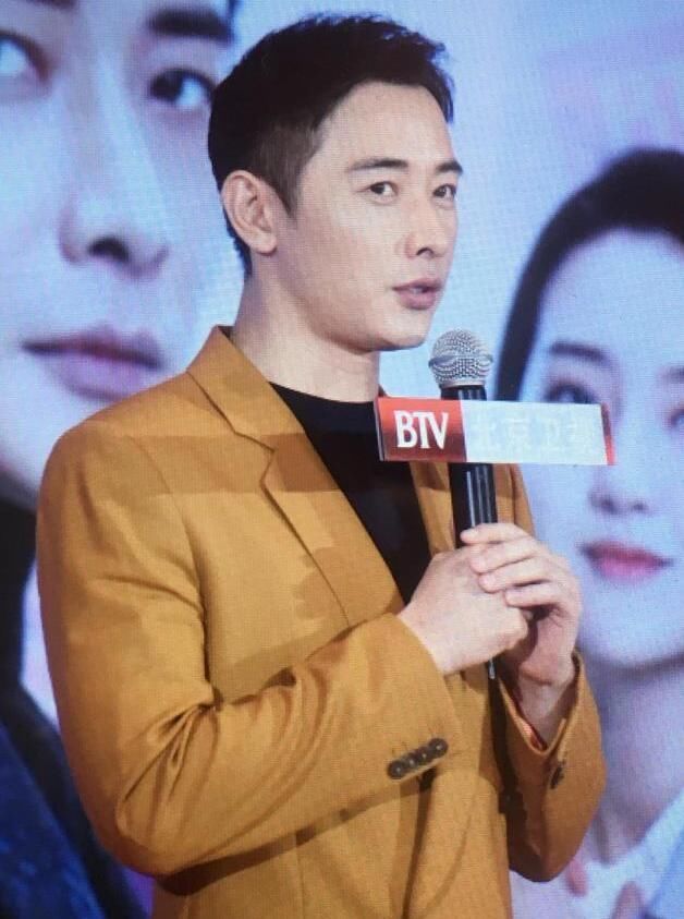 唐嫣罗晋《归去来》发布会甜蜜互动 张凯丽祝