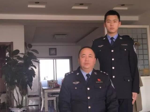 长大后我就成了你：一身警服，两辈传承