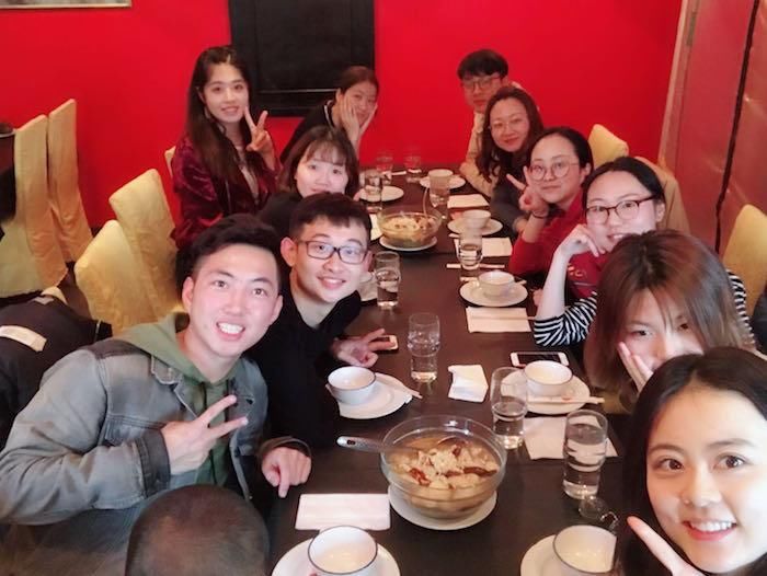 铺得了地胶、秀得出英语,上海体院学生告诉你