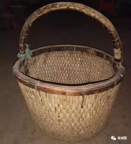 初二,陵城一老乡农村一日游发现宝贝,金光闪闪