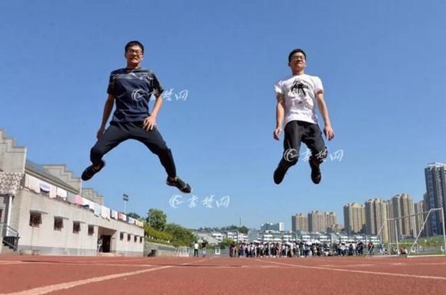 8对双胞胎同时考入十堰汉江师范学院,成了该校