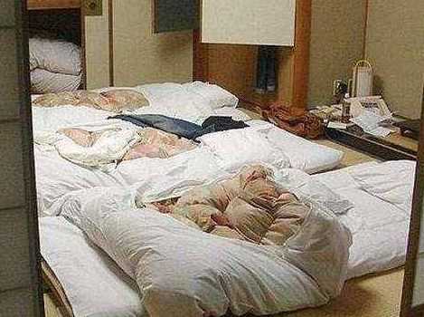 日本人为什么放着床不睡,偏选择睡地板?日本网