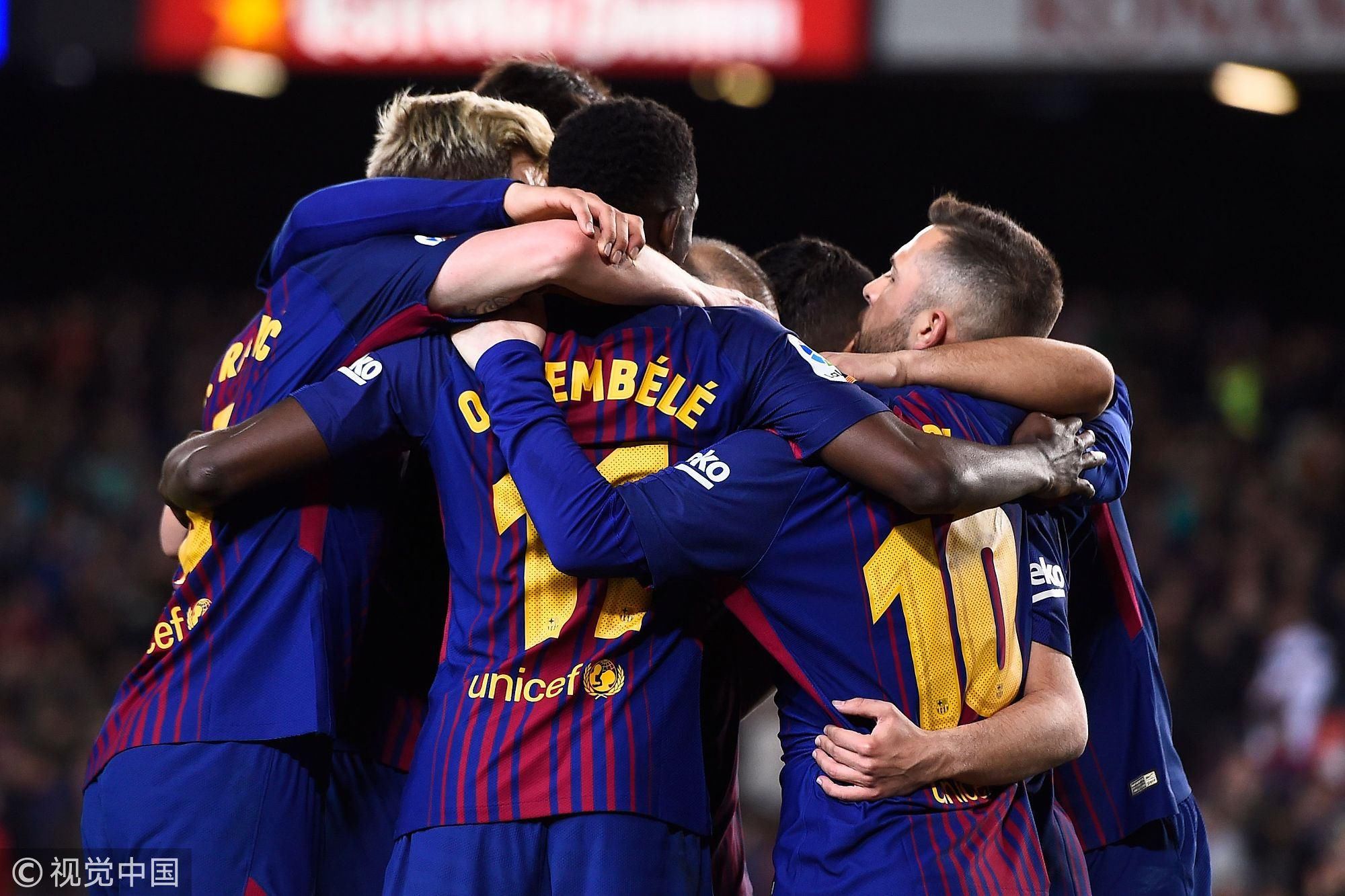 巴萨追平西甲不败记录 梅西帽子戏法