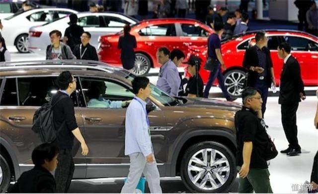 为什么很多国人没钱没房也要贷款买车？听完后有些还挺有道理！