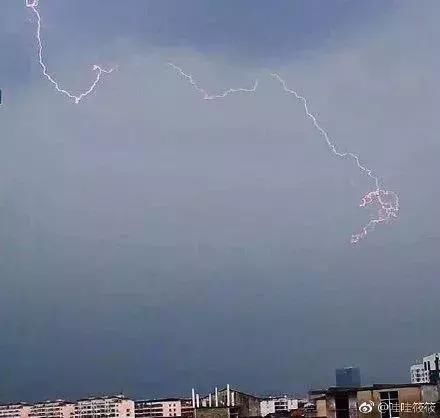 福州凌晨强降雨一小时下了670个西湖?