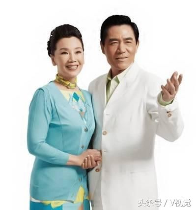 赵奎娥中央戏剧学院表演系毕业，丈夫陈宝国和儿子赵月末都是演员